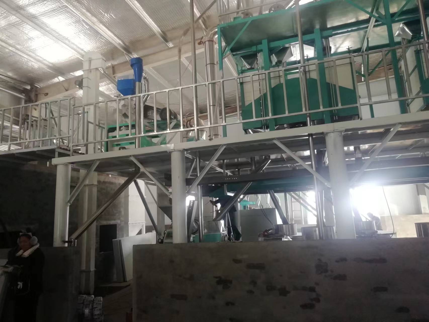 河南鶴壁市?？h六加二石磨面粉機(jī)