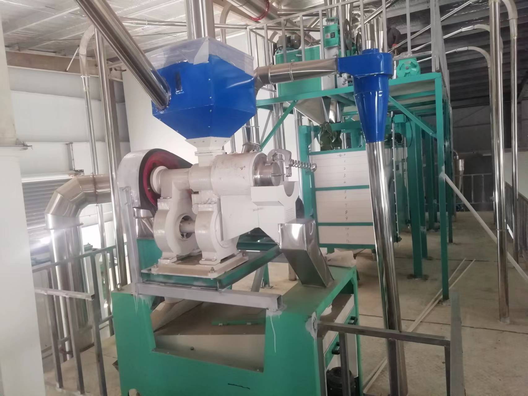 河南鶴壁市浚縣六加二石磨面粉機